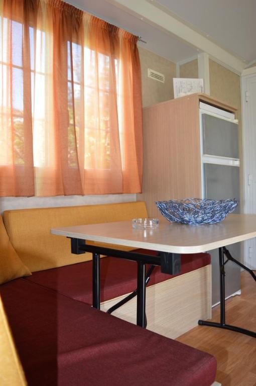 Kuchyň nebo kuchyňský kout v ubytování Camping Royal