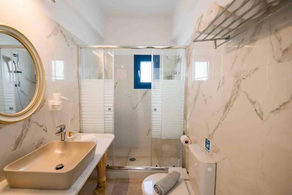 Kúpeľňa v ubytovaní HELIADES SUITES
