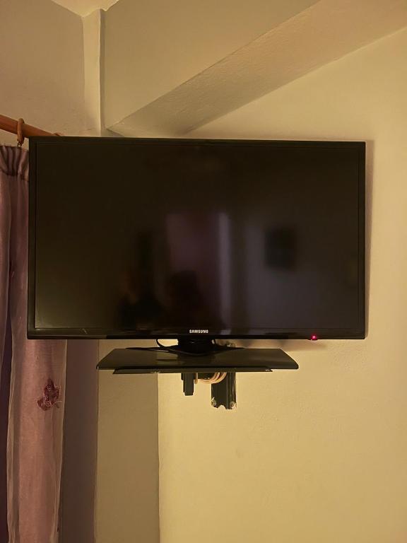 TV a/nebo společenská místnost v ubytování Pislis Rooms
