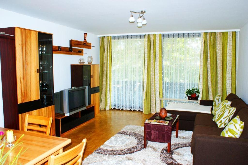 
Ein Sitzbereich in der Unterkunft Ferienwohnung in Augsburg Hochzoll N
