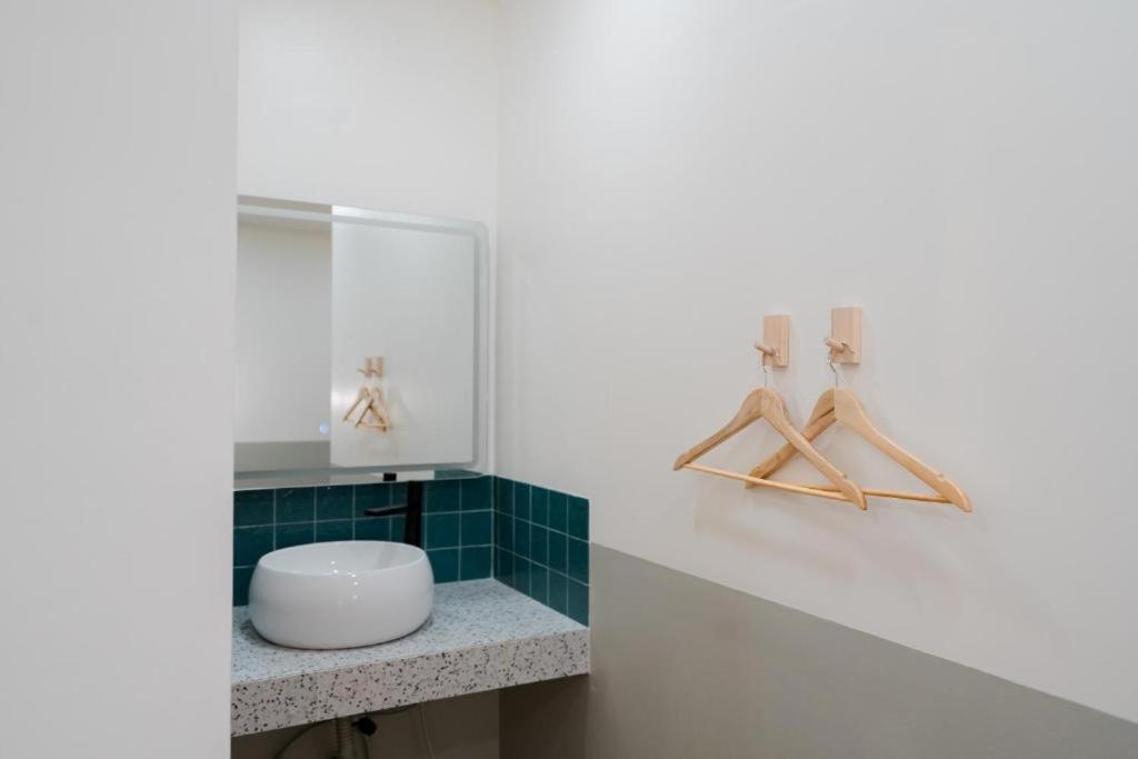 Yimwhan House 01, Wat Ratchaburana - 12