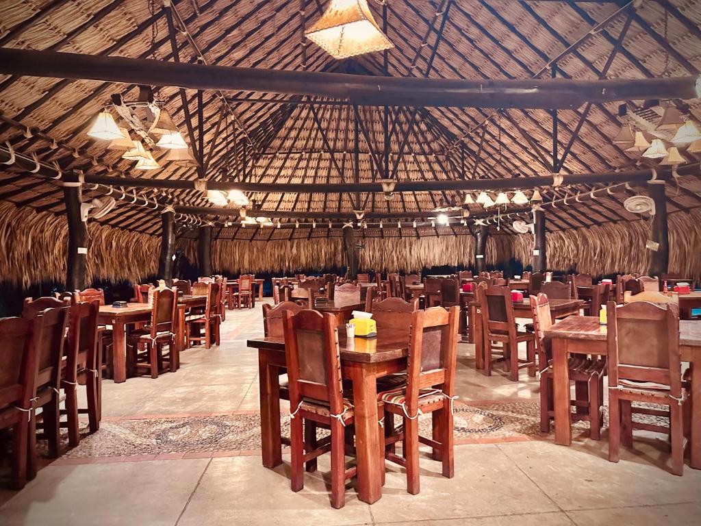 Restaurace v ubytování Hotel Portón del Sol