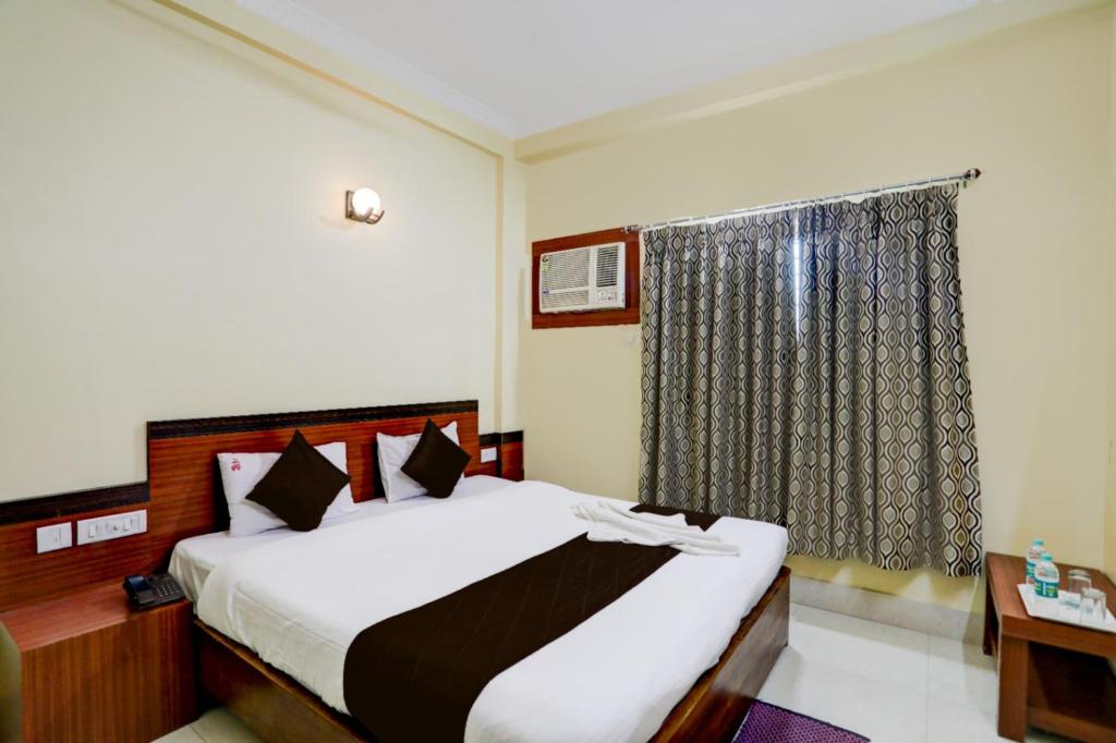 Giường trong phòng chung tại Hotel Annapurna Resort Near Sea Beach Puri - Excellent Customer Choice- Best Seller