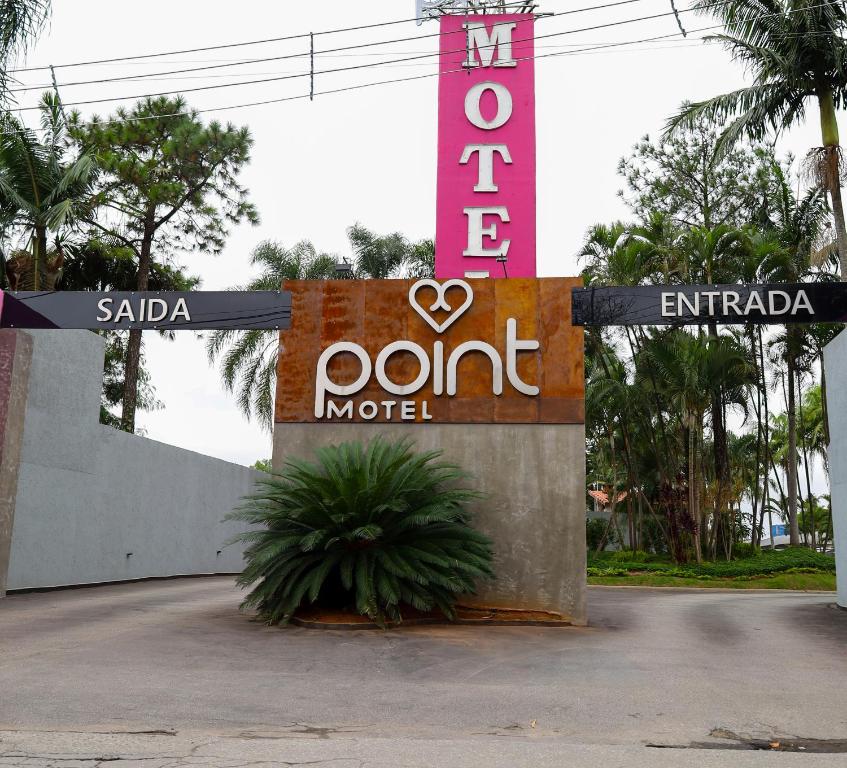 Certifikát, hodnocení, plakát nebo jiný dokument vystavený v ubytování Point Motel GRU