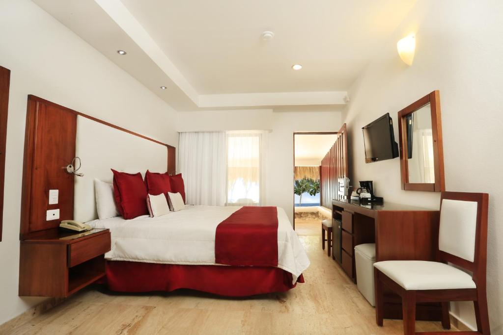 Viva Dominicus Beach by Wyndham, A Trademark All Inclusive - Bungalow Ocean With One King Bed, Non-Smoking