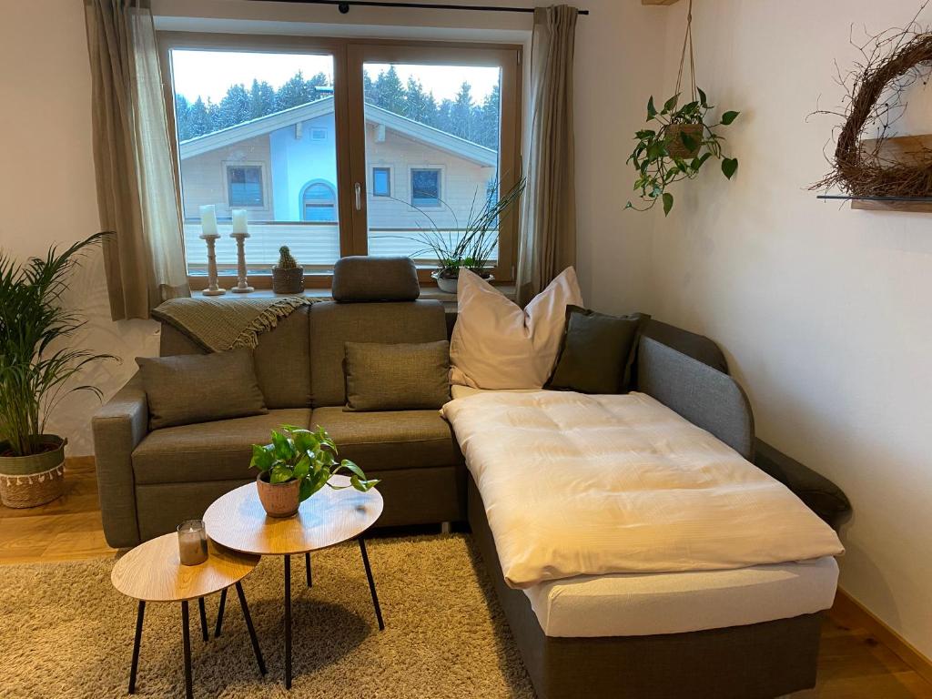 A seating area at Appartement Kollingwald
