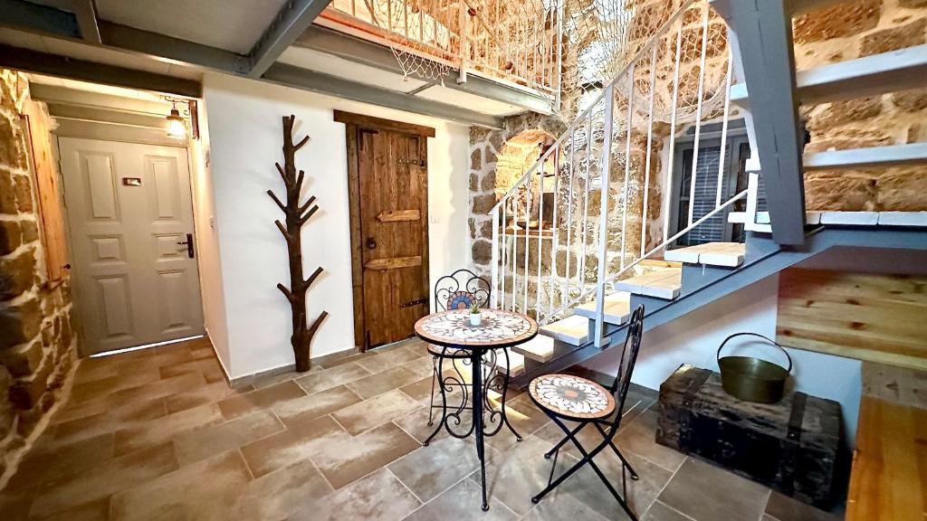 Khu vực ghế ngồi tại Fisherman's hut