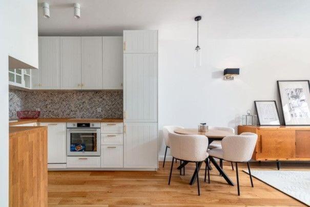Kuchyň nebo kuchyňský kout v ubytování SEASIDE TERRACE ekskluzywny apartament w stylu skandynawskim