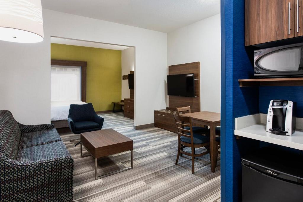 Holiday Inn Express Hotel & Suites Saskatoon by IHG - Resim 39