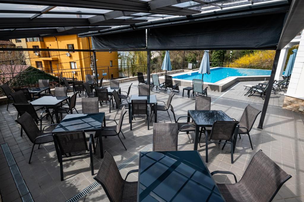 Bazén v ubytování Hotel Samara with Relax area nebo v jeho okolí