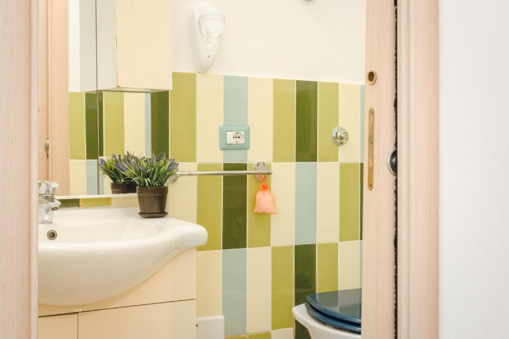 Koupelna v ubytování SUITES DELUXE FRONT SEA, Domus Lumeras