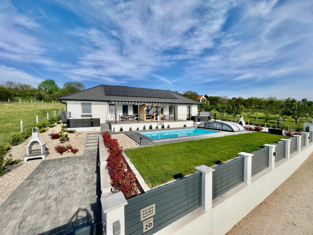 Silver Home Apartman "A 8220 Balatonalmádi, 20 Tűzmadár utca kép - 1