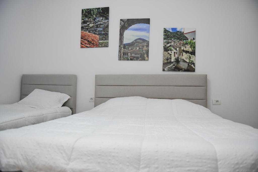 Postel nebo postele na pokoji v ubytování Hotel Villa Edis