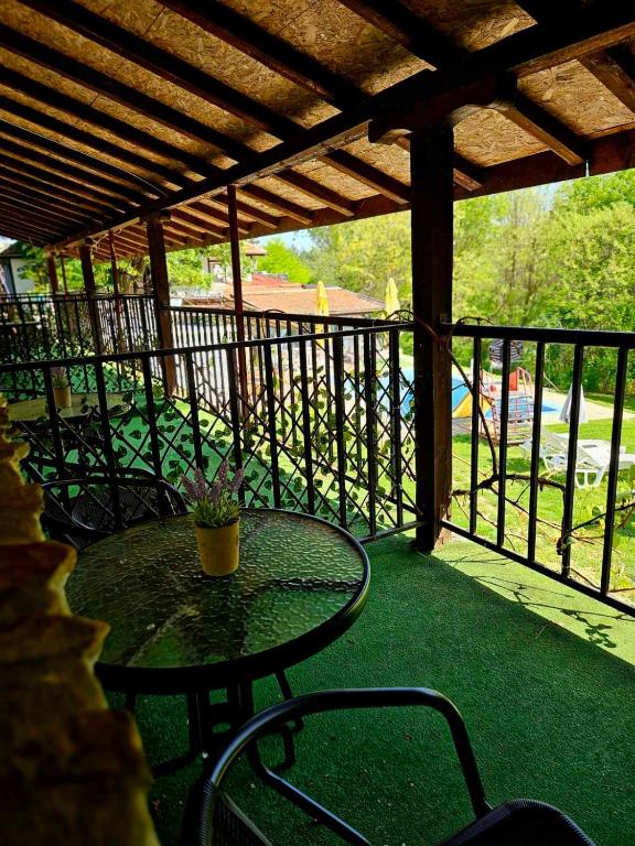 Balkón nebo terasa v ubytování Orehite-Family Hotel ,Food & Pool