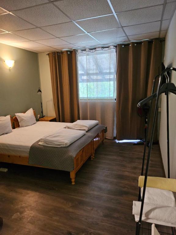 Postel nebo postele na pokoji v ubytování Orehite-Family Hotel ,Food & Pool