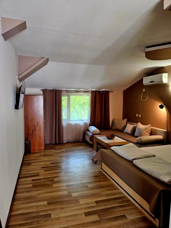 Postel nebo postele na pokoji v ubytování Orehite-Family Hotel ,Food & Pool