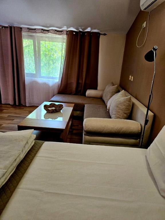Postel nebo postele na pokoji v ubytování Orehite-Family Hotel ,Food & Pool