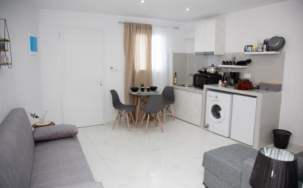 Village Anto Fira - 2