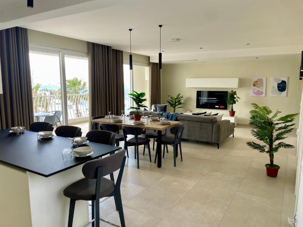 Bugibba Square Seafront Apartments by Holi - 16