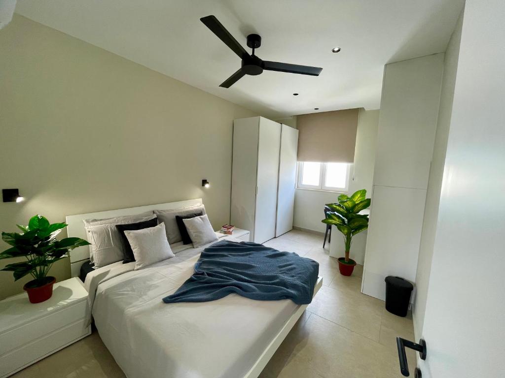 Bugibba Square Seafront Apartments by Holi - 15