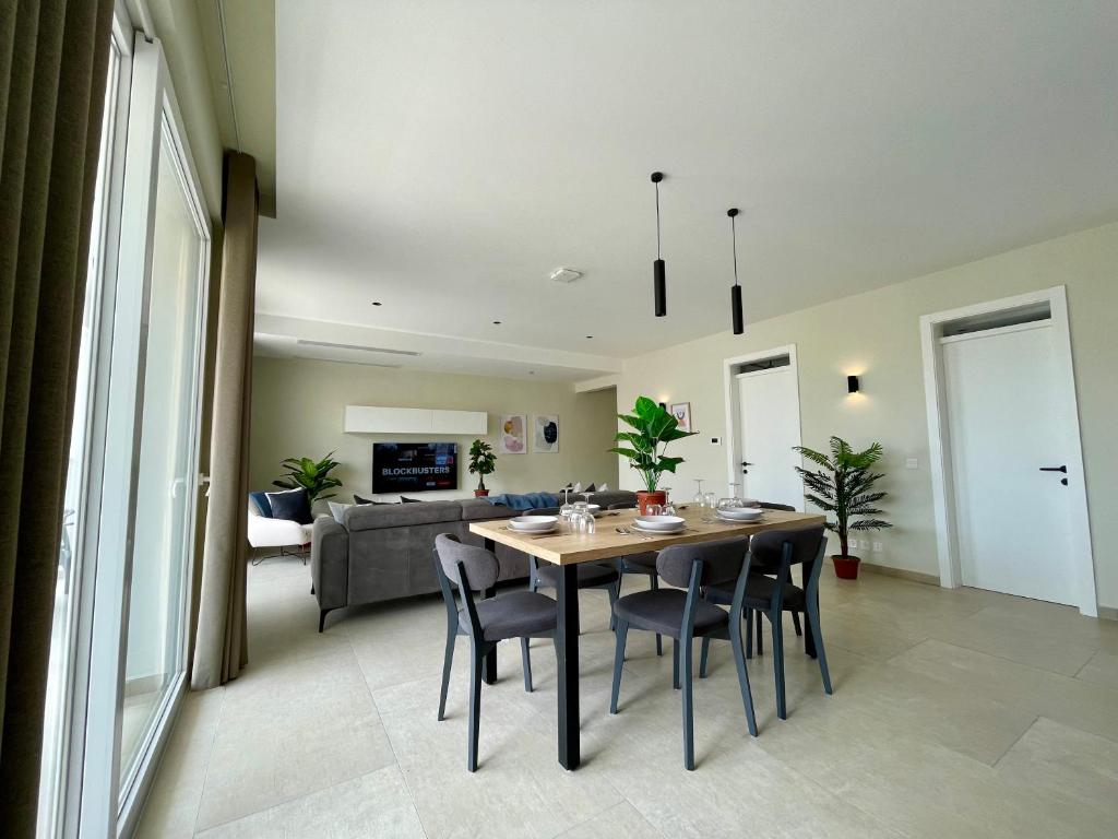 Bugibba Square Seafront Apartments by Holi - 8