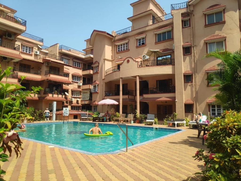 Bazén v ubytování Family Apartment near Calangute Baga Beach nebo v jeho okolí