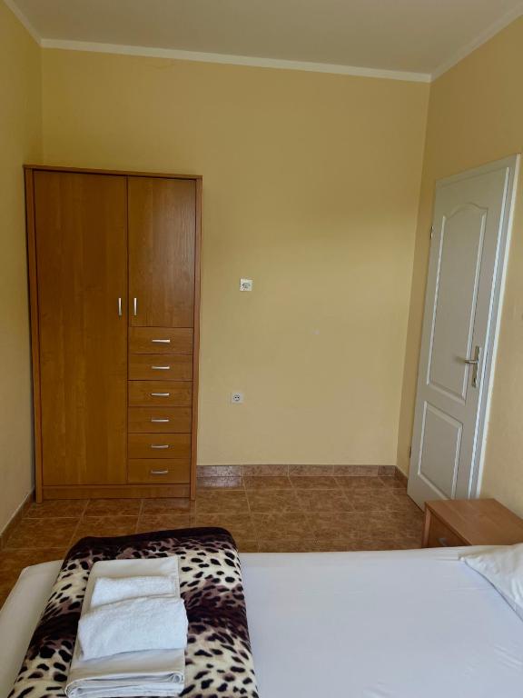 Una cama o camas en una habitación de Kuća Radović