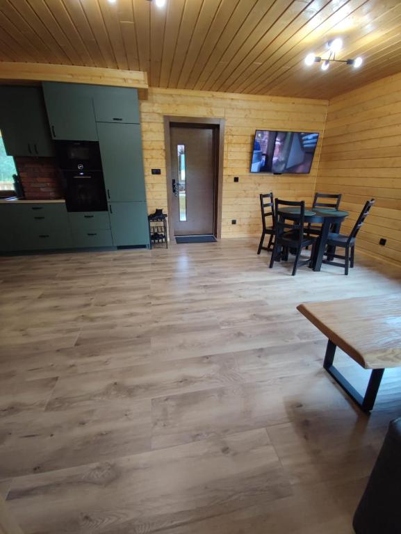 Telewizja i/lub zestaw kina domowego w obiekcie Kamienica House 9