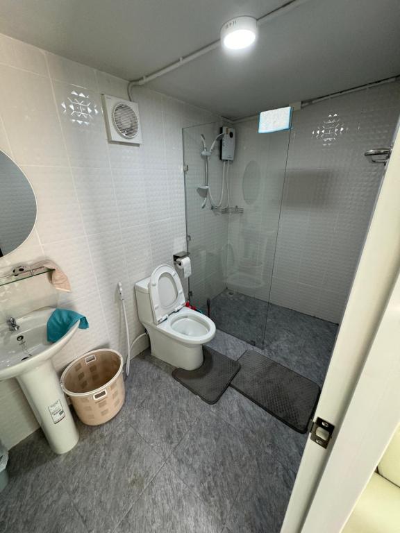 Koupelna v ubytování Mayuree Homestay