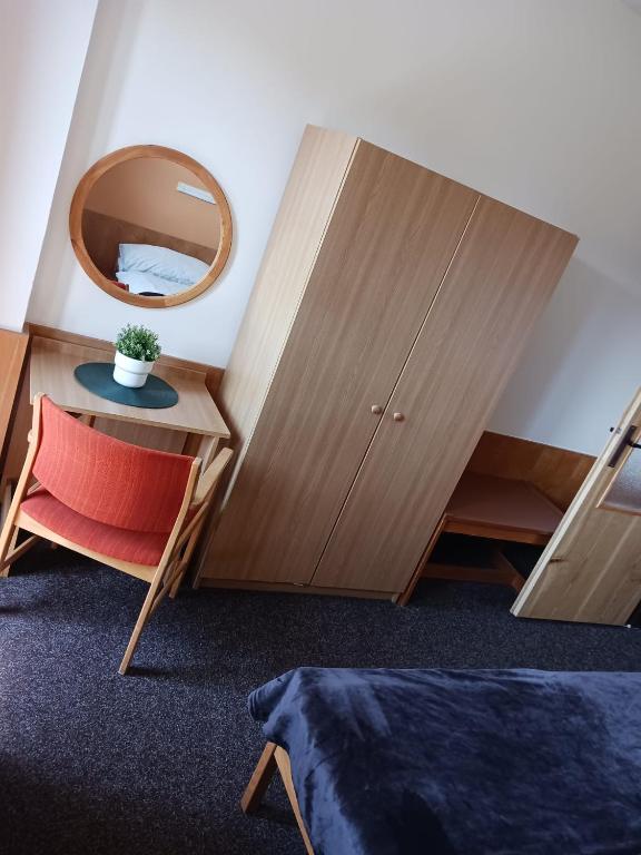 Postel nebo postele na pokoji v ubytování Hotel Albert - RETRO
