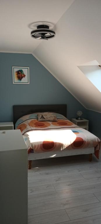 Postel nebo postele na pokoji v ubytování Anémone 14