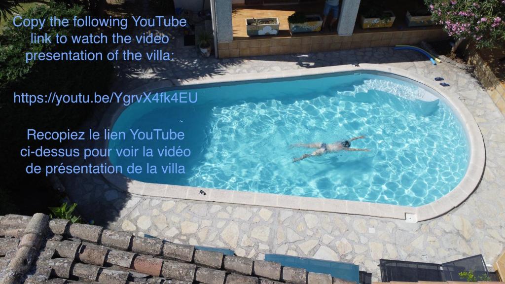 Basen w obiekcie Charmante villa en Petite Camargue lub w pobliżu