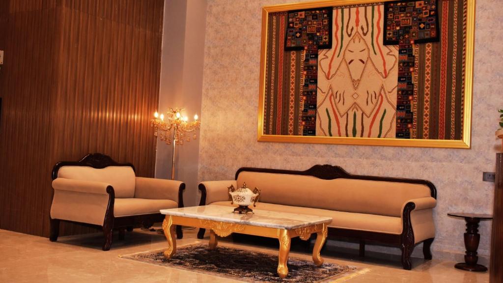 Hotel Namah Courtyard - Housity