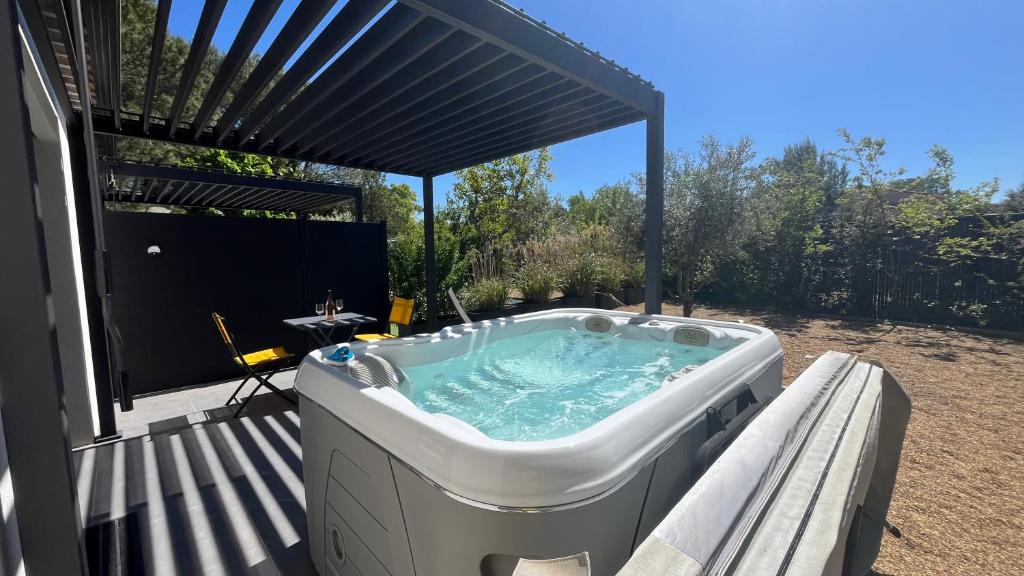 Fotografie z fotogalerie ubytování Pause spa sur la route du Ventoux adults only v destinaci Carpentras