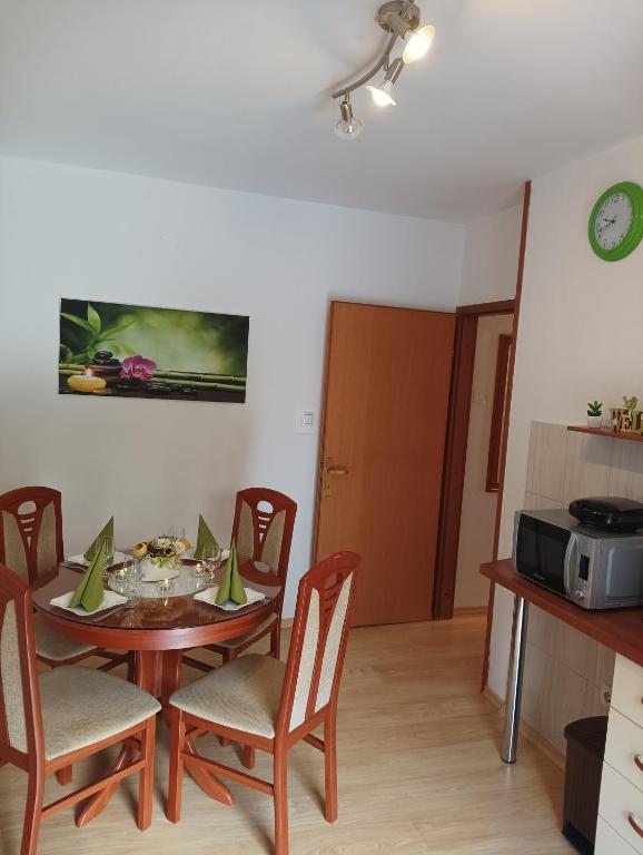 Kuchyň nebo kuchyňský kout v ubytování Apartment Milotić