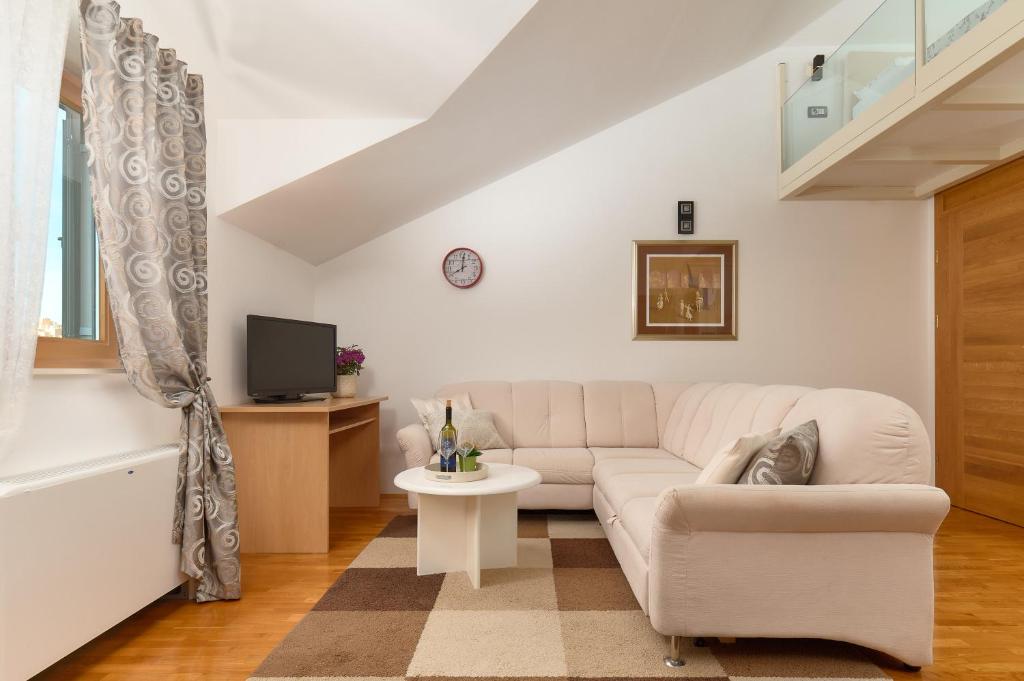 TV a/nebo společenská místnost v ubytování Villa Žnjan - Sea view apartman