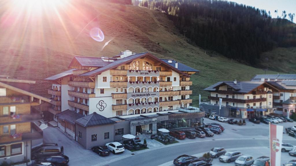 Nespecifikovaný výhled na hory nebo výhled na hory při pohledu z hotelu