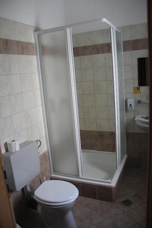 Koupelna v ubytování Hotel Rose City