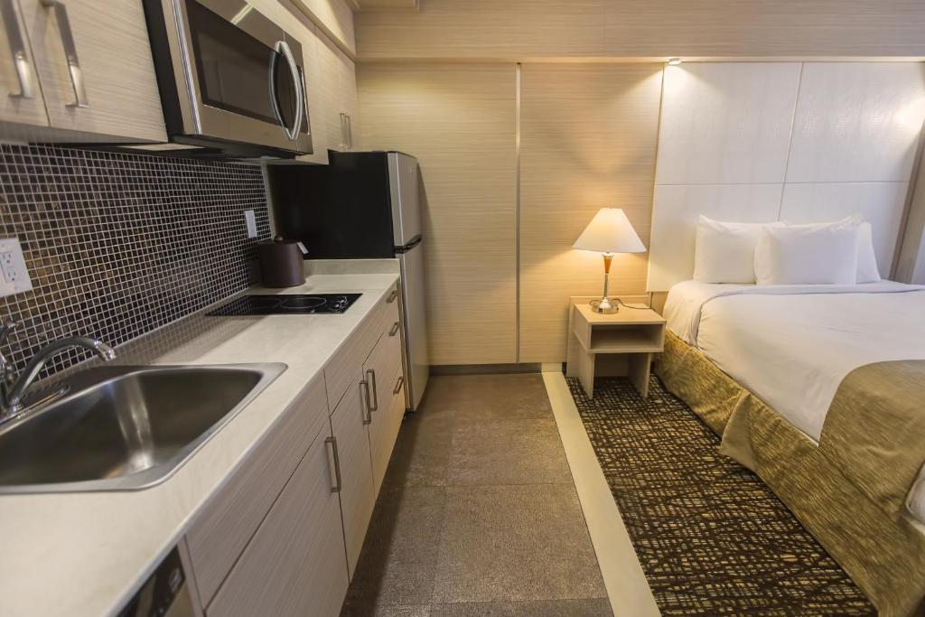 Ocean Beach Palace - Studio With Two Queen Beds And Kitchen