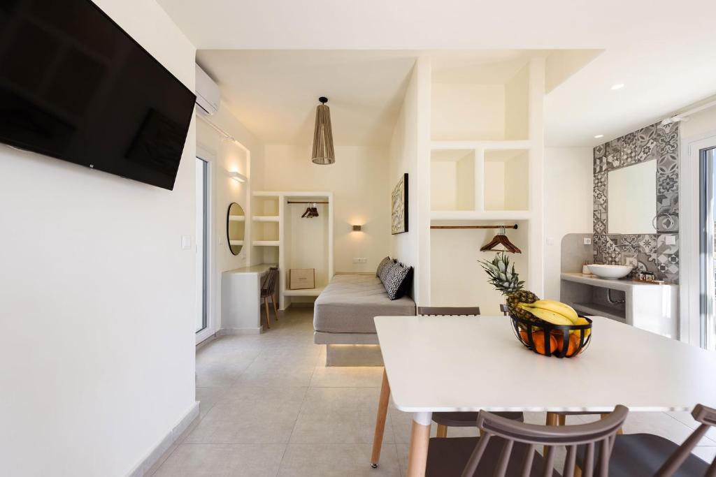 Vammos Luxury Residences - 4