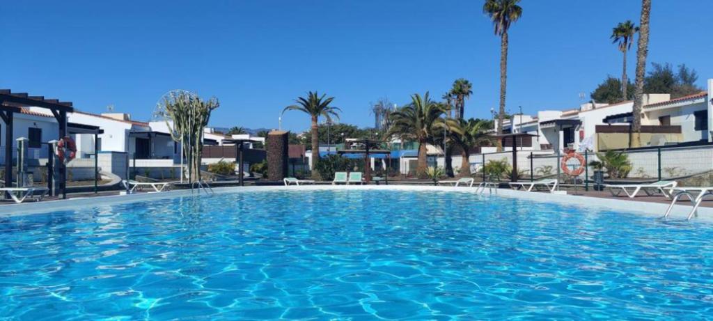 Basen w obiekcie Poolside little Paradise Colorado #2 lub w pobliżu