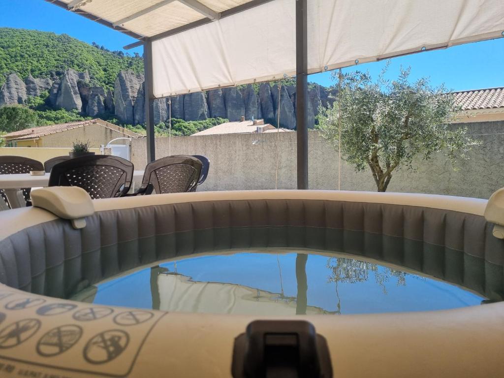 Maison avec jacuzzi et vue sur les penitents - Casa De Tres Dormitorios