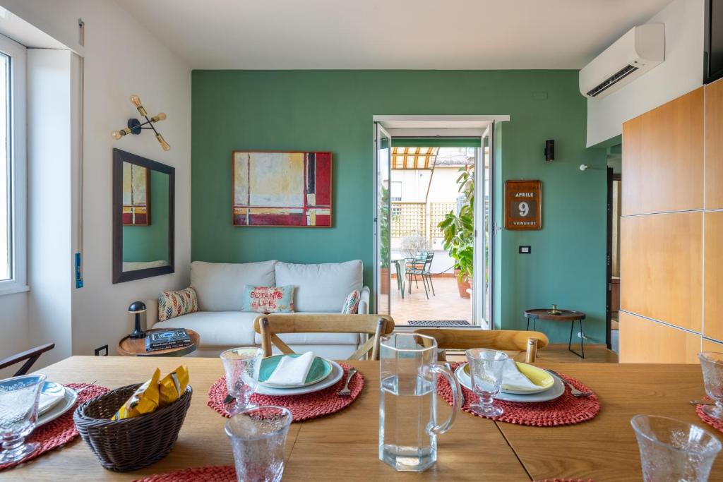 Spacious with terrace 3 bedroom, metroA Battistini