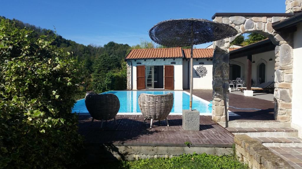 A piscina localizada em Villa Giotto ou nos arredores