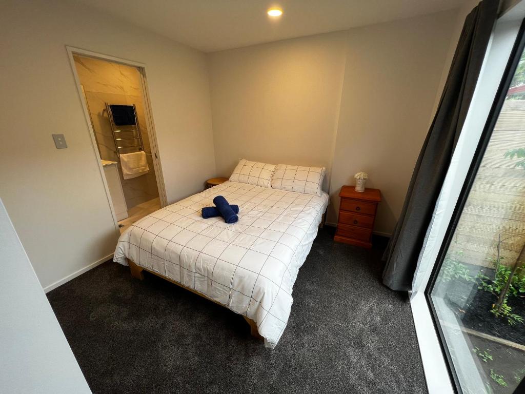 Modern Home by the Reserve - Resim 8