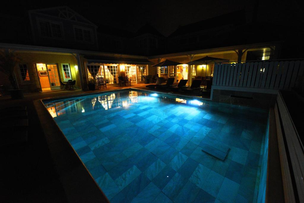 Bassein majutusasutuses Hotel Le Cilaos või selle lähedal