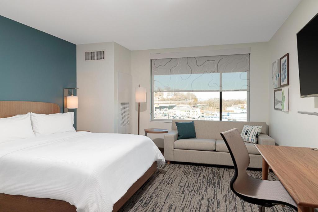 Element Nashville Vanderbilt West End - King Room With Pullout Sofa - Hearing Accessible