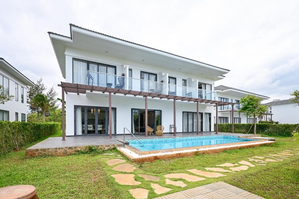 Biệt Thự - Trước Biển