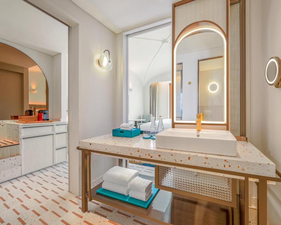 La Festa Phu Quoc, Curio Collection By Hilton - 12