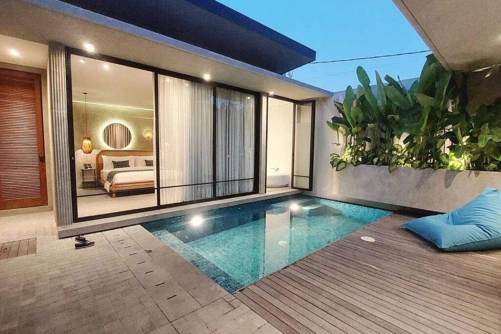 Akhila 4 - 1 BR modern tropical villa at the heart of Seminyak ...
